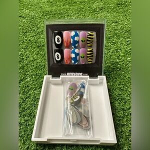 Emyave Alien and 8 Ball Nail Set